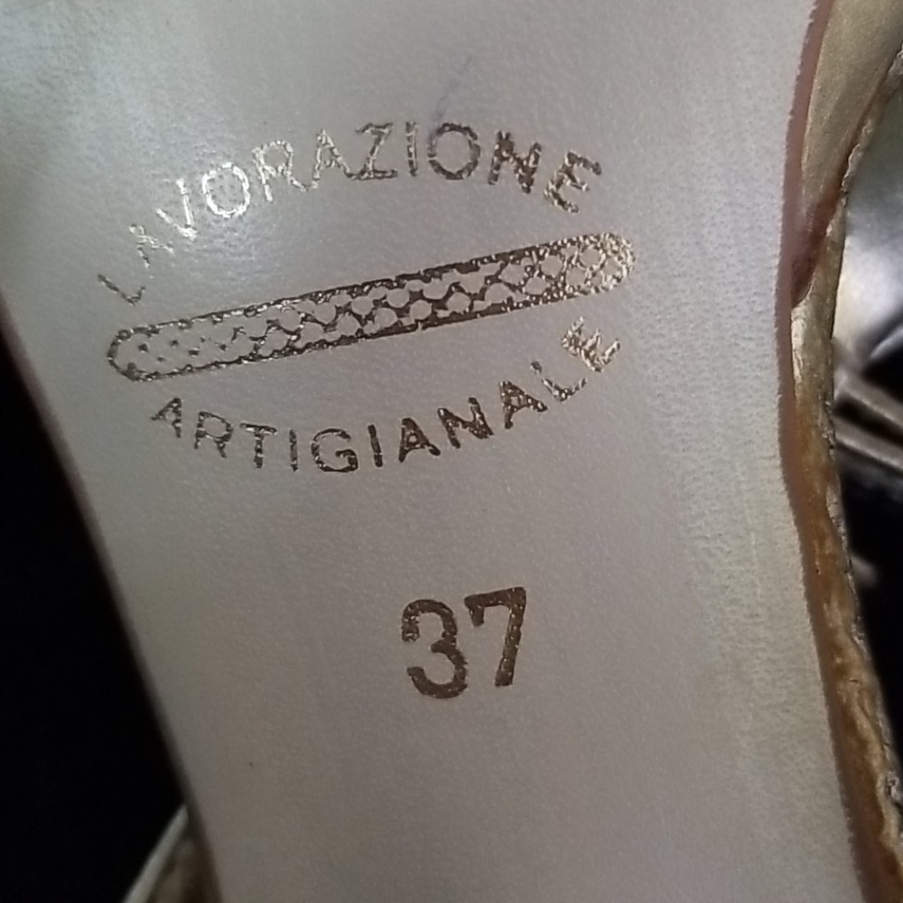 Heels - Picture 5 of 6